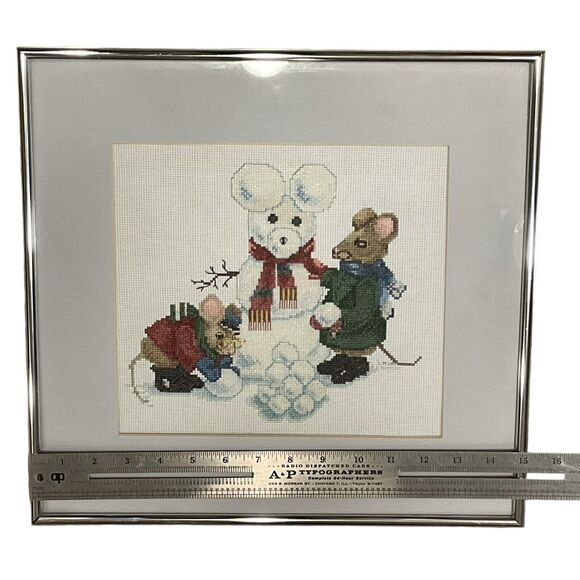 MICE BUILDING A SNOWMAN Completed Cross Stitch Framed Winter Holiday 14 X 15” - Picture 7 of 10
